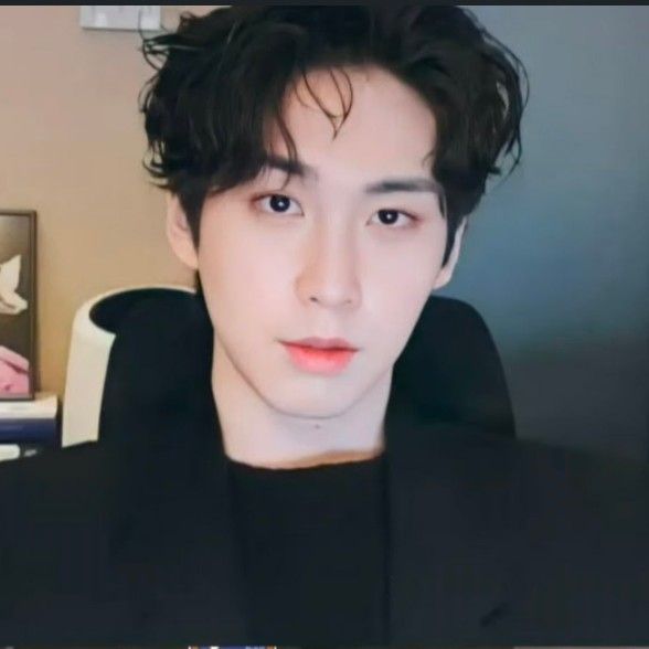 信源 (PENTAGON)粉丝拍下的瞬间