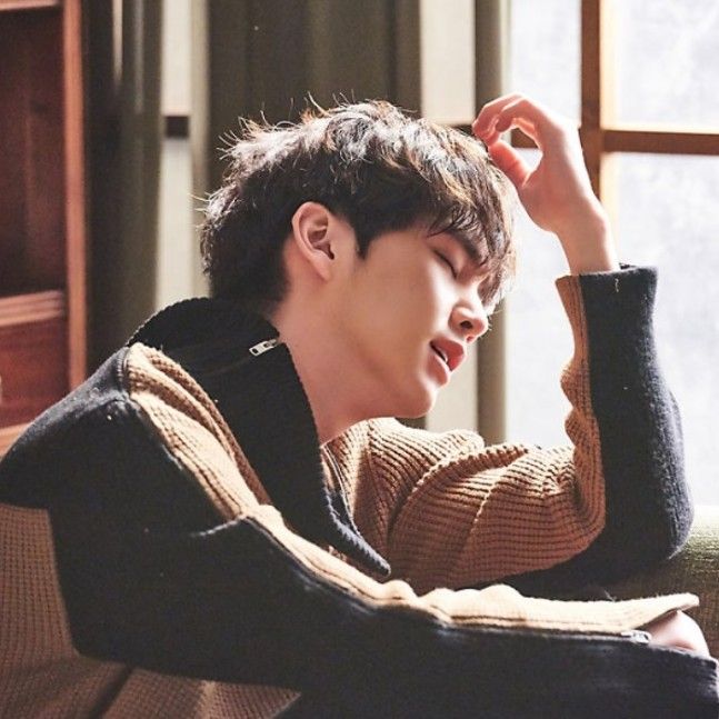 Recent activity shot of Shinwon (PENTAGON)