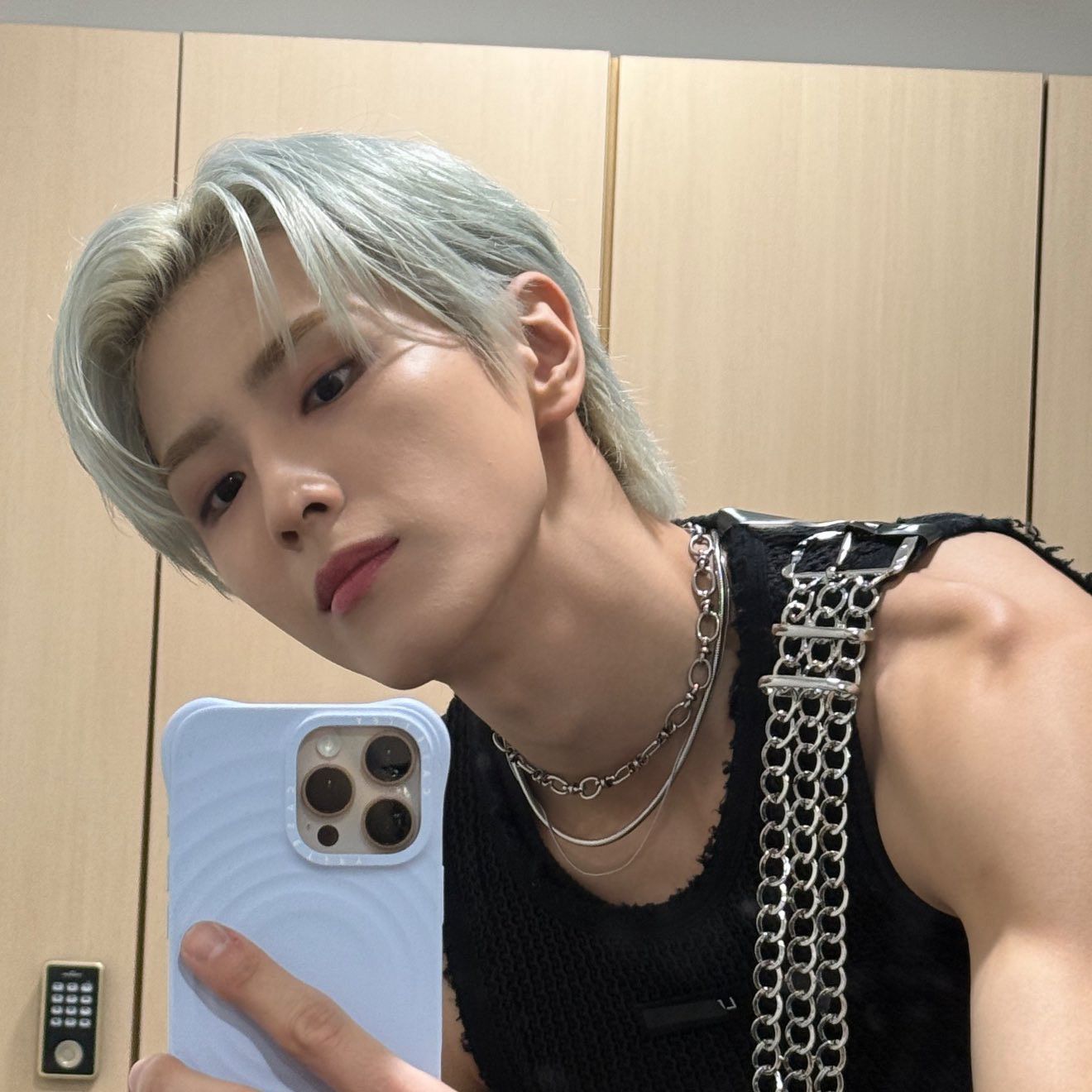 Latest photo of Yonghee (CIX)
