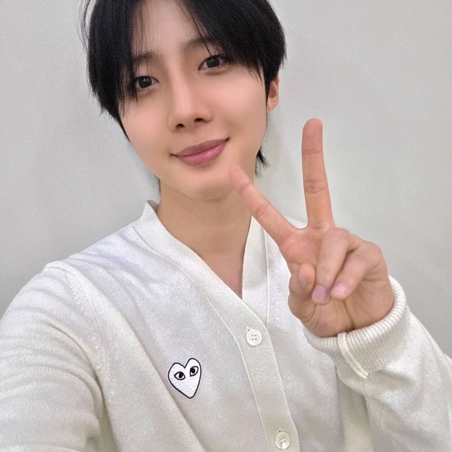 Recent activity shot of Hui (PENTAGON)