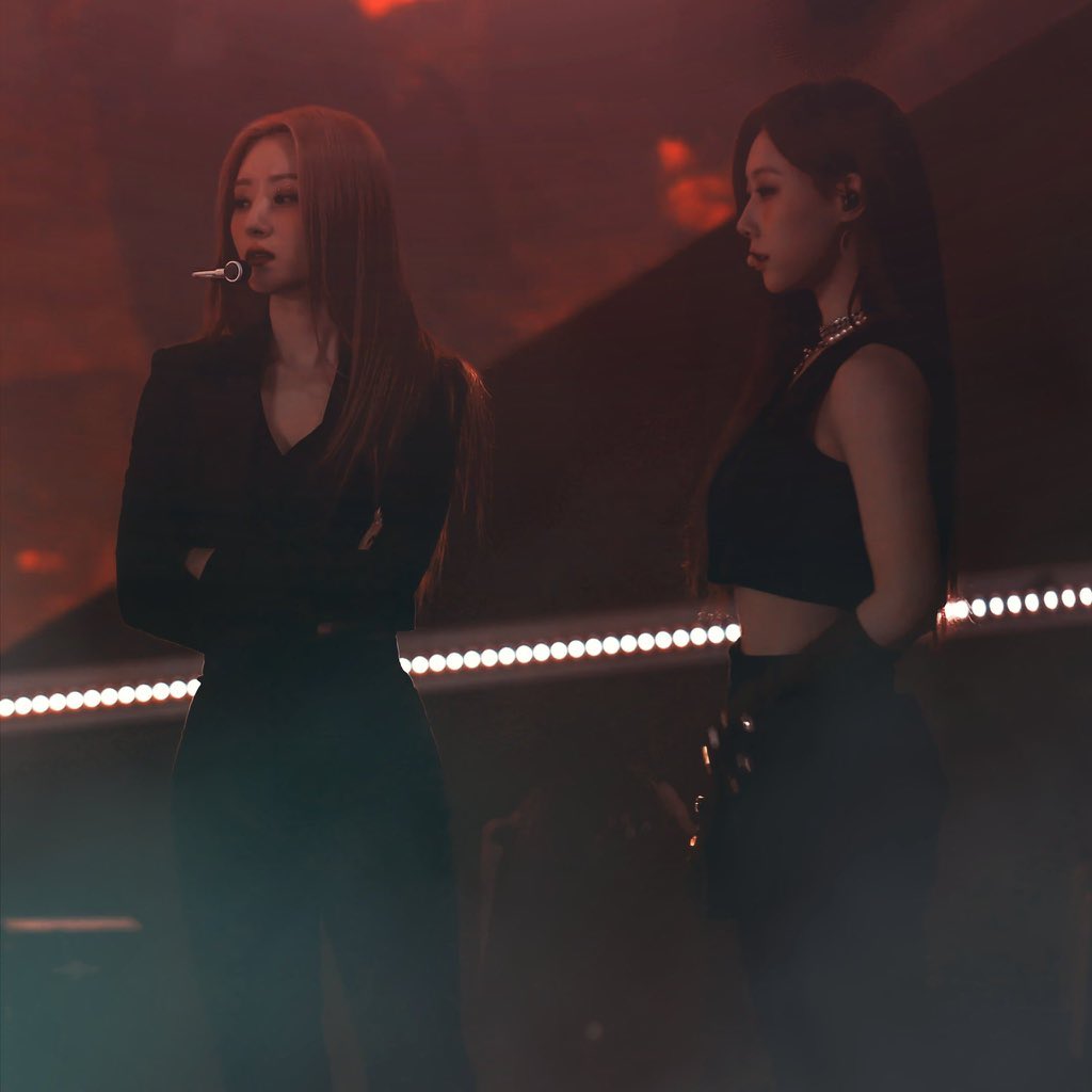 A moment captured by DREAMCATCHER's fan