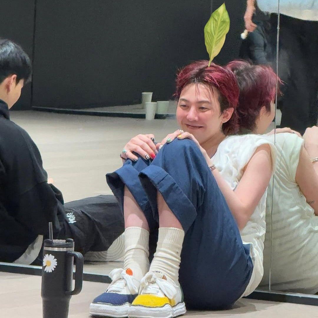 Recent activity shot of BIGBANG