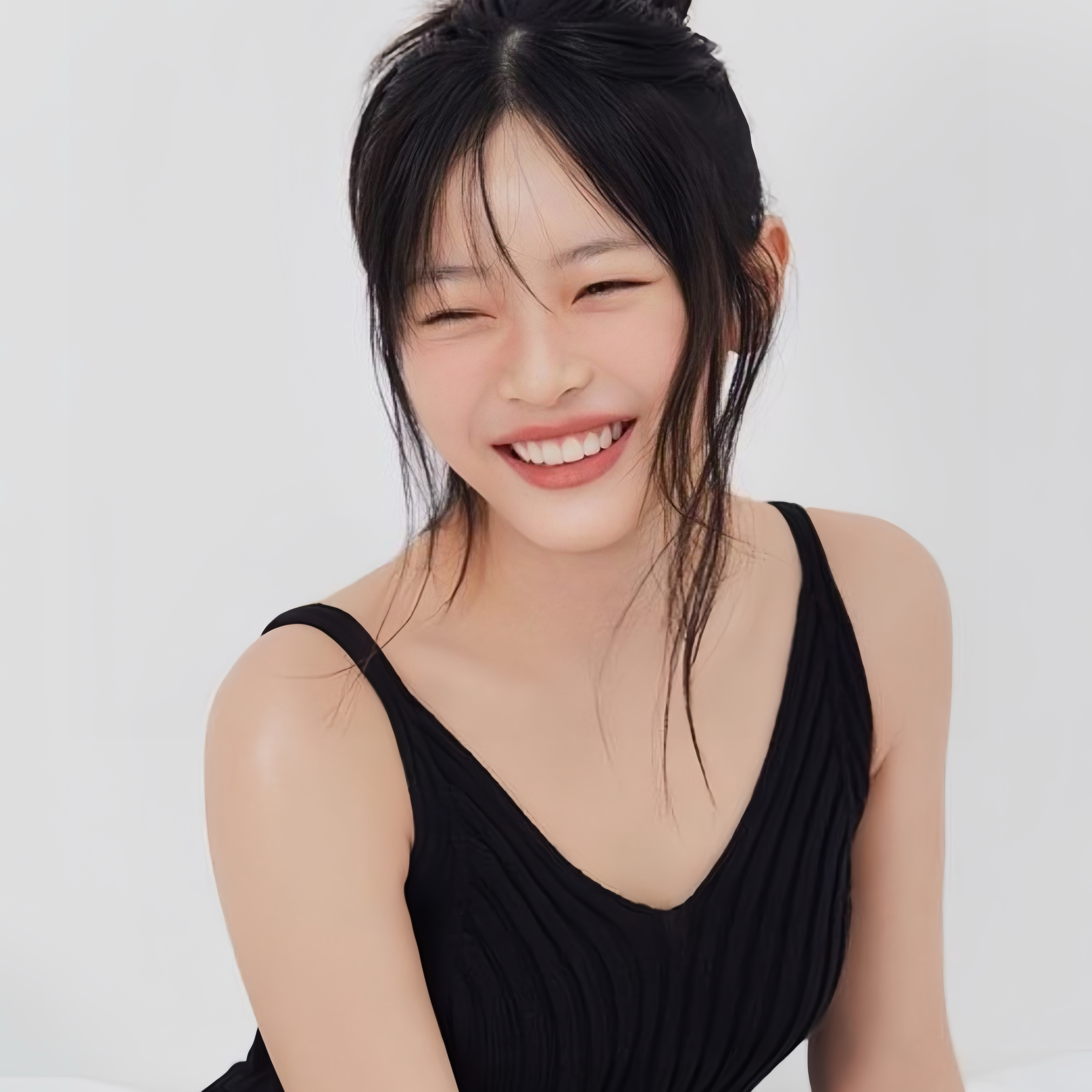 Recent activity shot of HANNI (NewJeans)