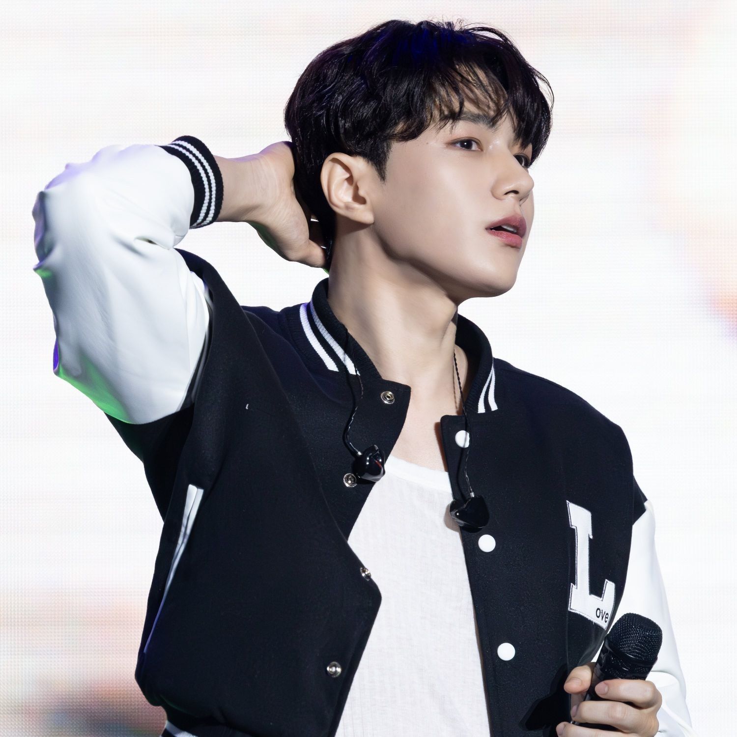 A moment captured by L (INFINITE)'s fan
