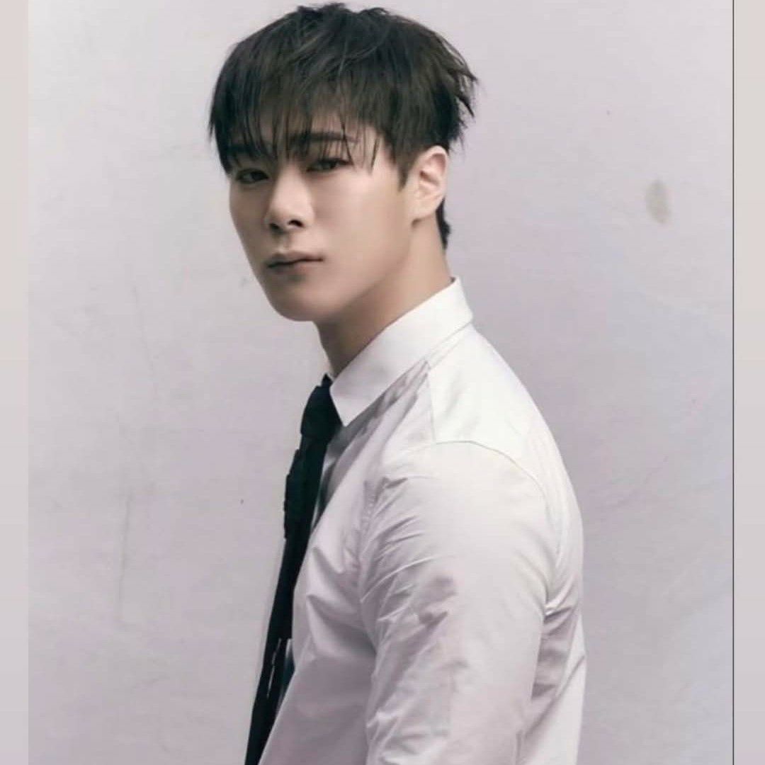 A moment captured by Moonbin (ASTRO)'s fan