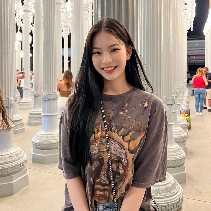 Latest photo of ISA (STAYC)
