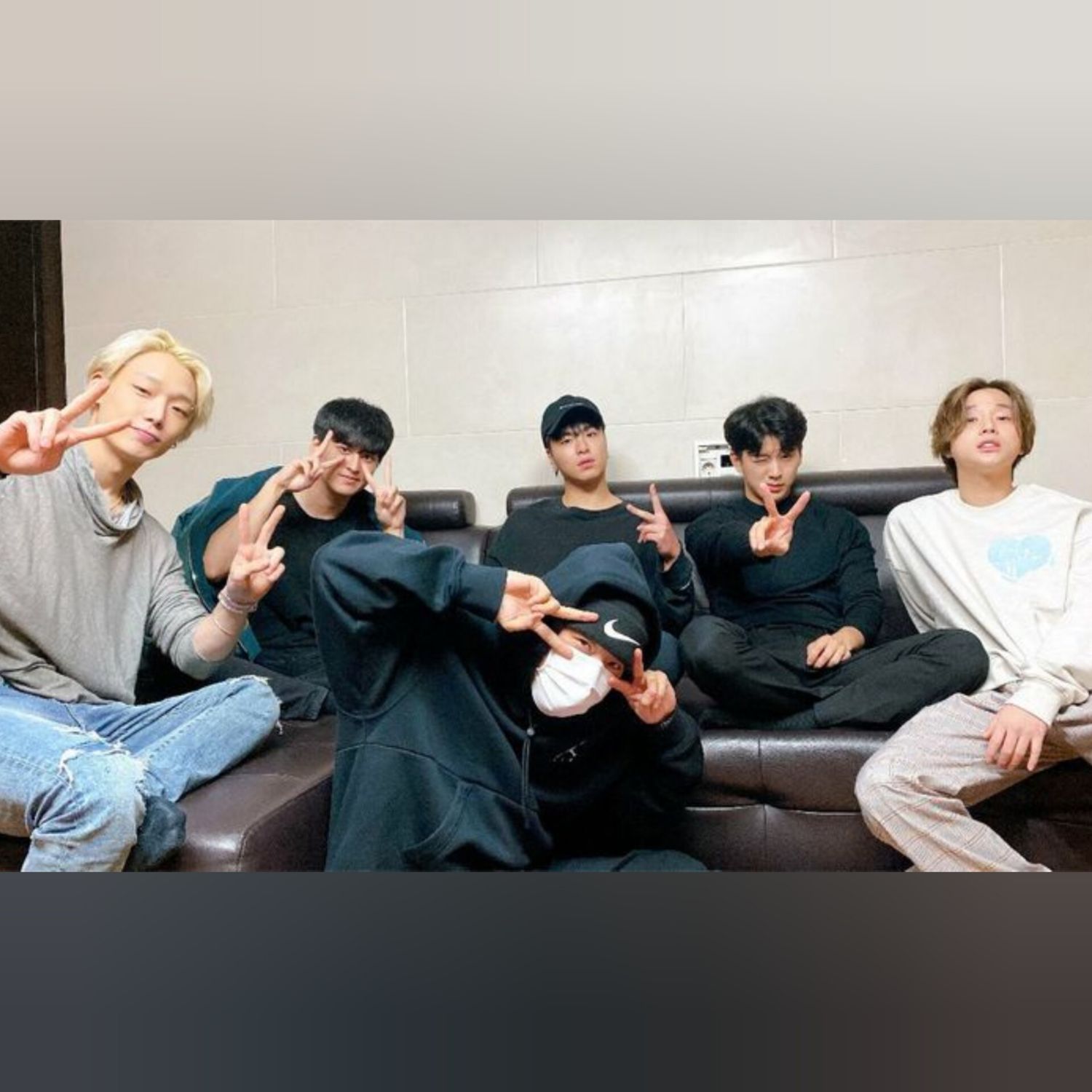 Latest photo of iKON