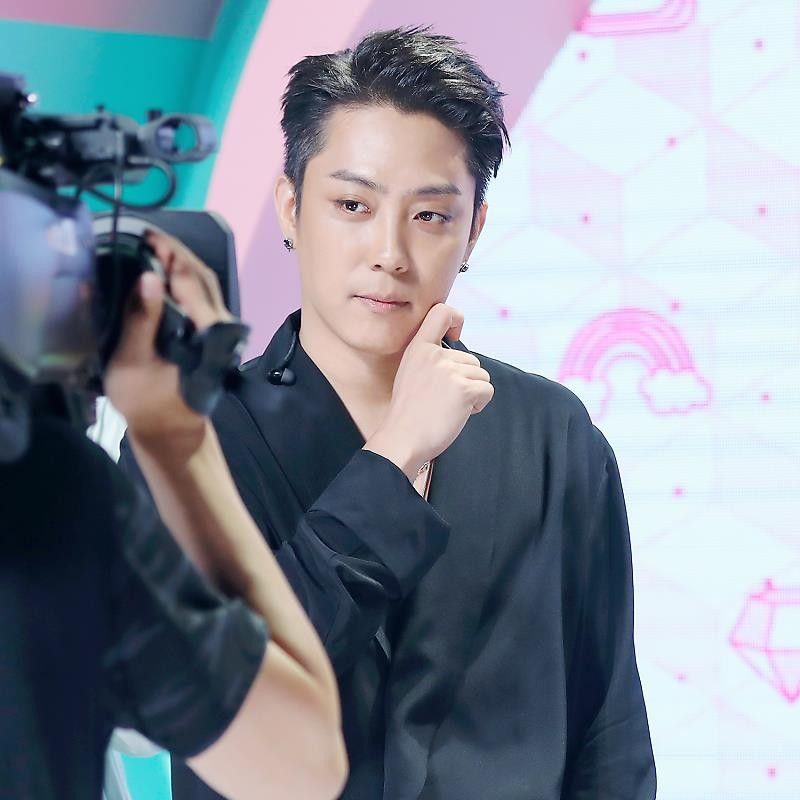 Behind-the-scenes cut of Eun Jiwon (SECHSKIES)