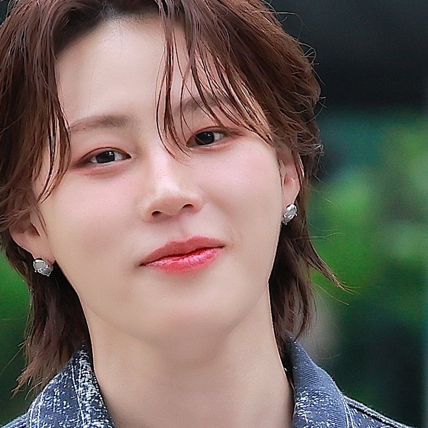 A moment captured by Ha Sungwoon's fan