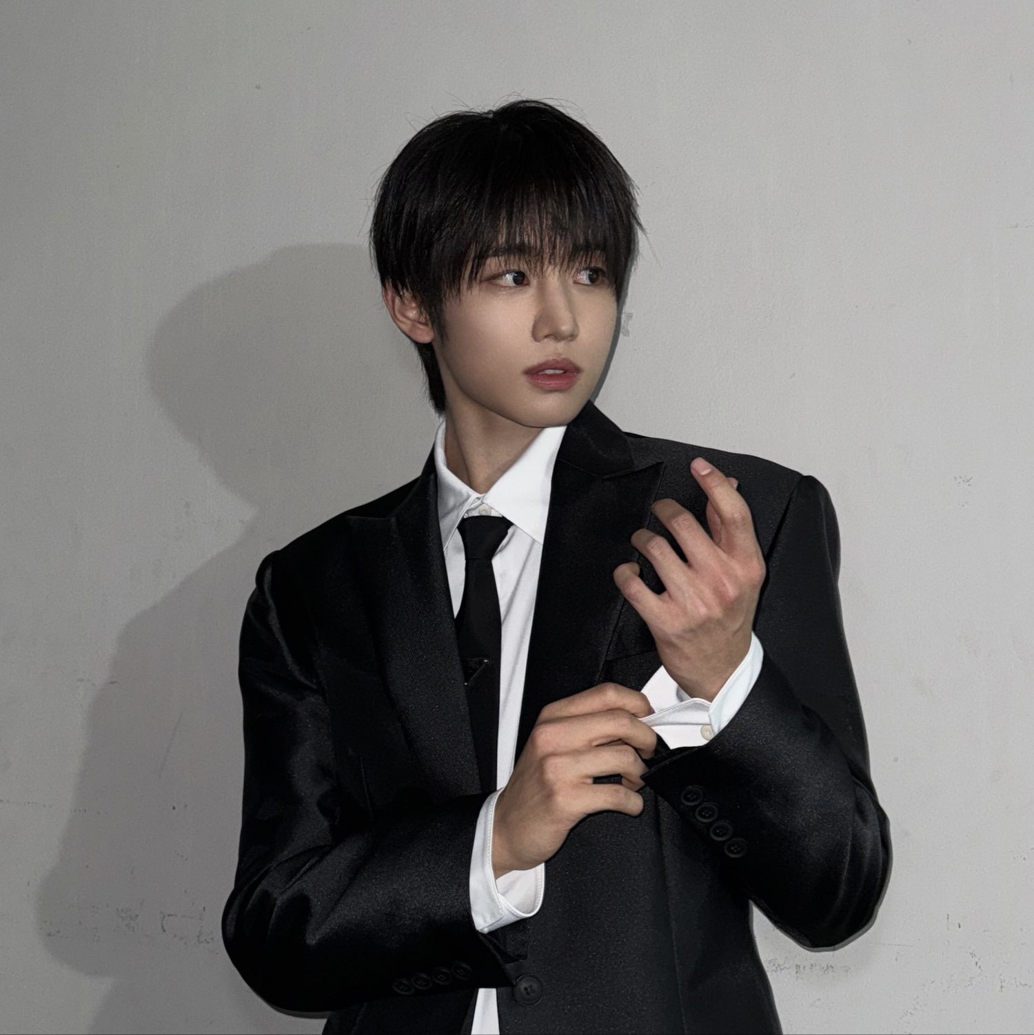 Behind-the-scenes cut of Jang yonghoon (IDID)