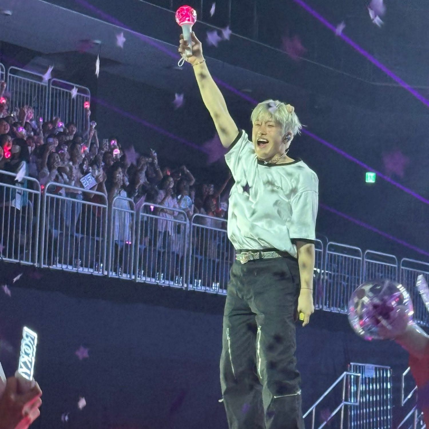 A moment captured by Jinjin (ASTRO)'s fan