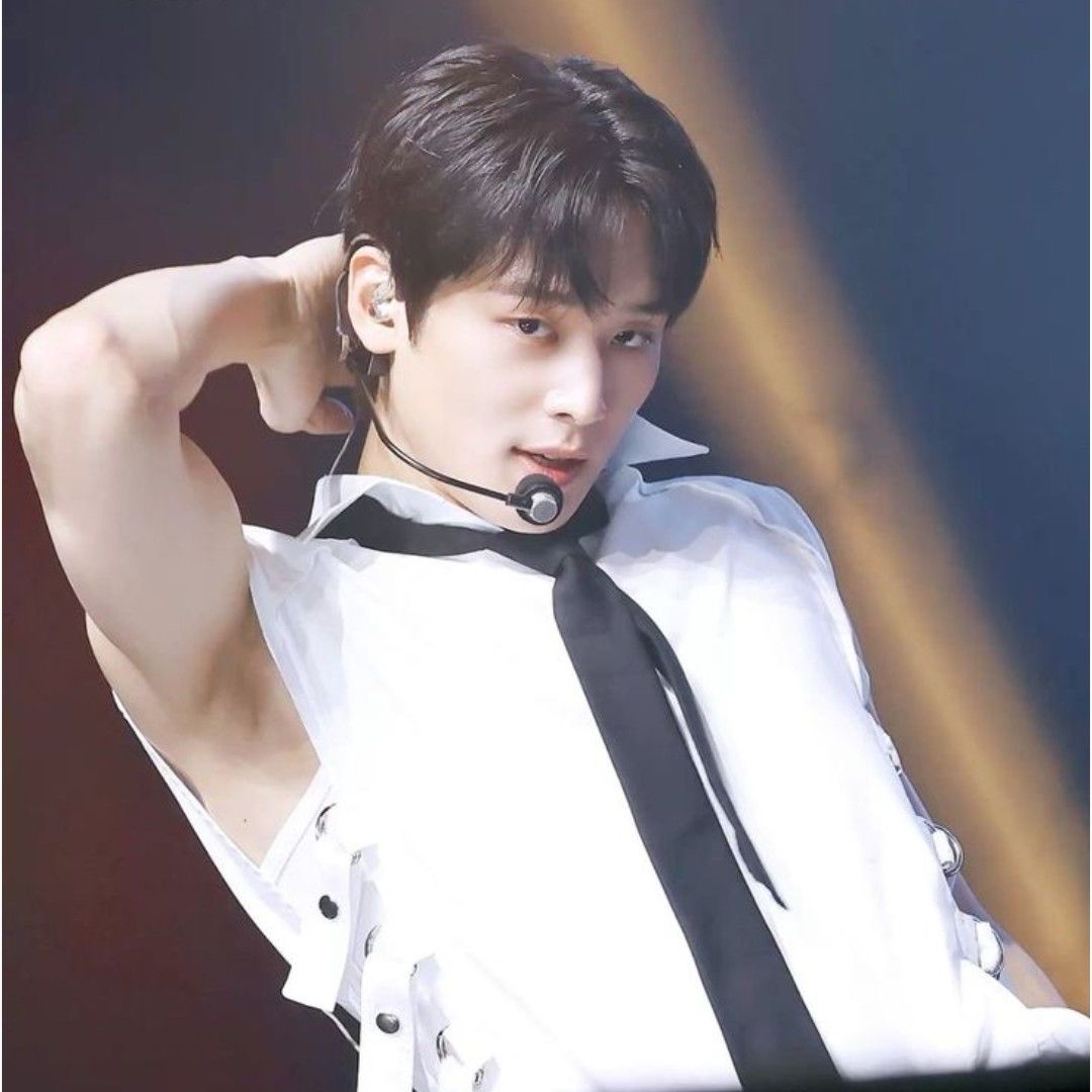 Latest photo of Juyeon (THE BOYZ)