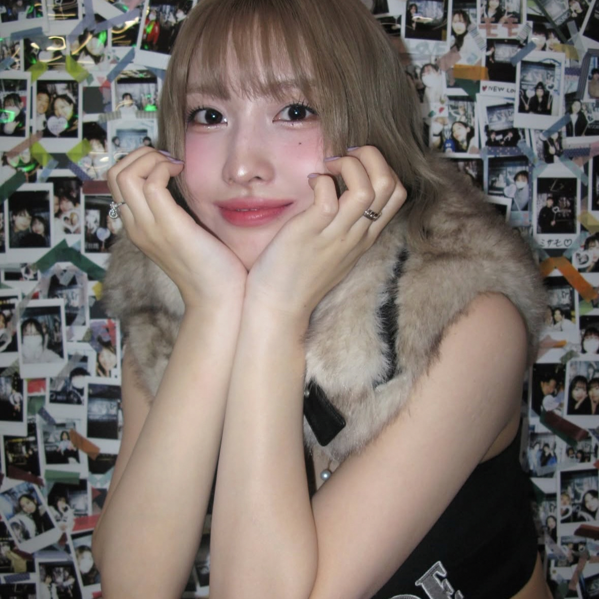 Behind-the-scenes cut of Momo (TWICE)
