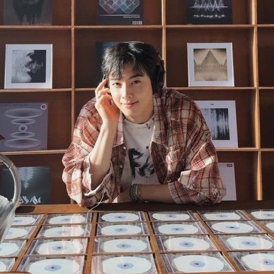 A moment captured by Eunwoo (ASTRO)'s fan