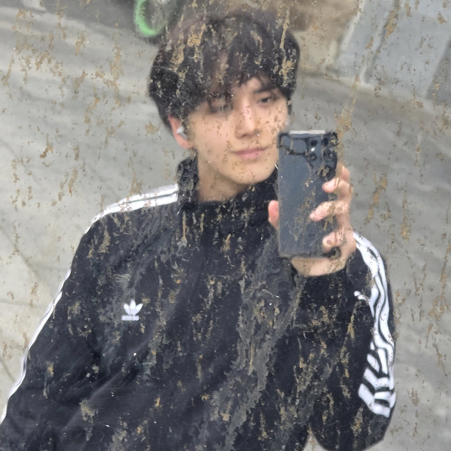 A moment captured by Younghoon (THE BOYZ)'s fan