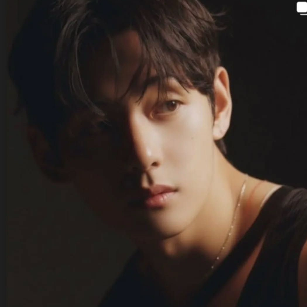 Recent activity shot of V (BTS)