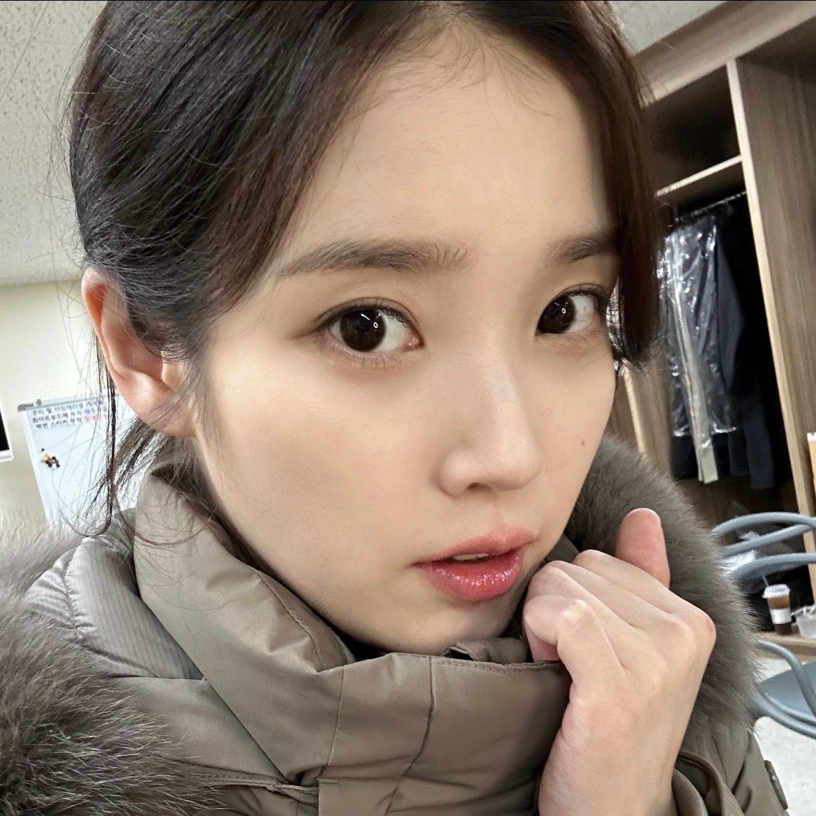 Behind-the-scenes cut of IU