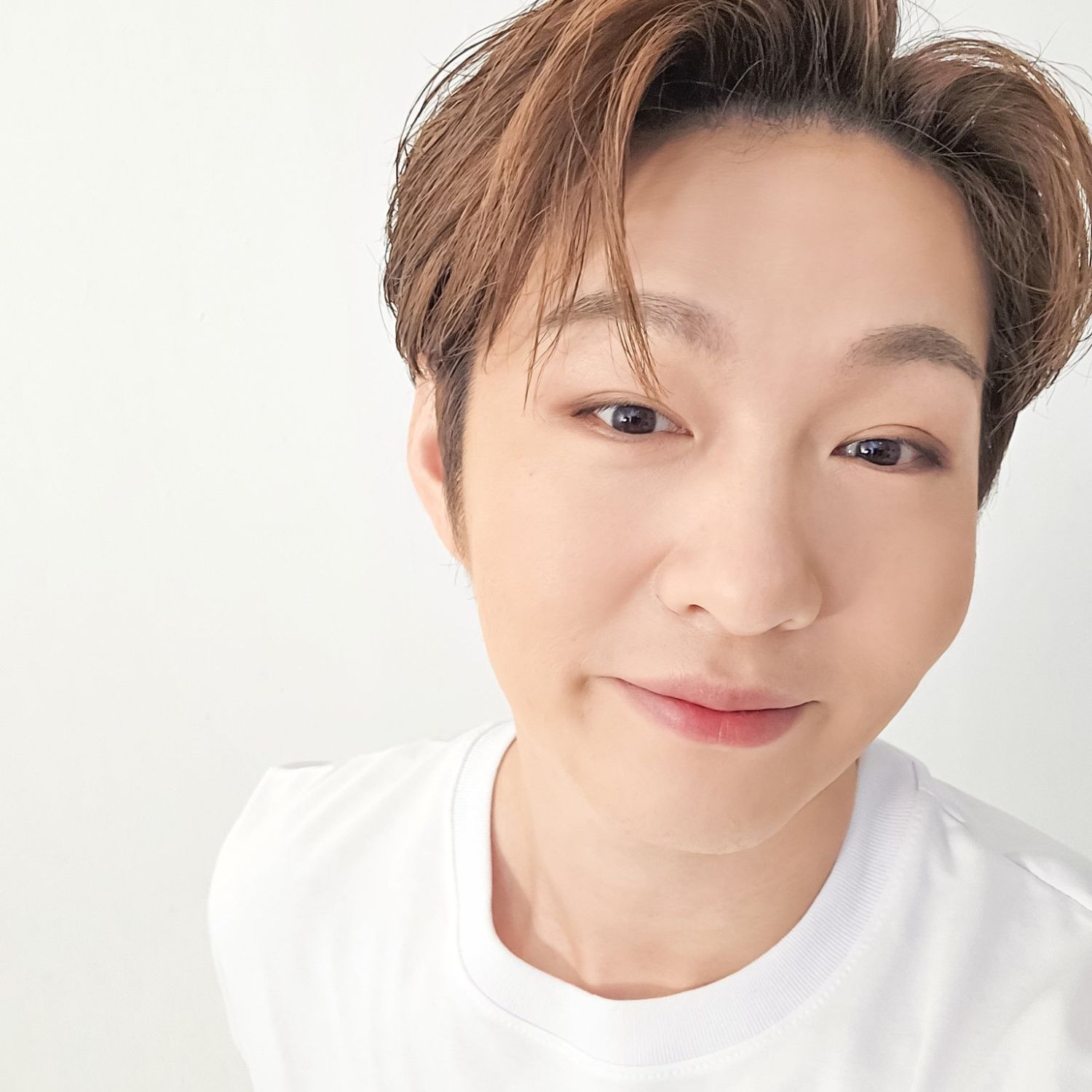 Behind-the-scenes cut of Lee Changsub (BTOB)