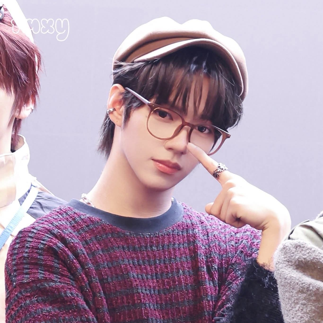 A moment captured by JL (AHOF)'s fan