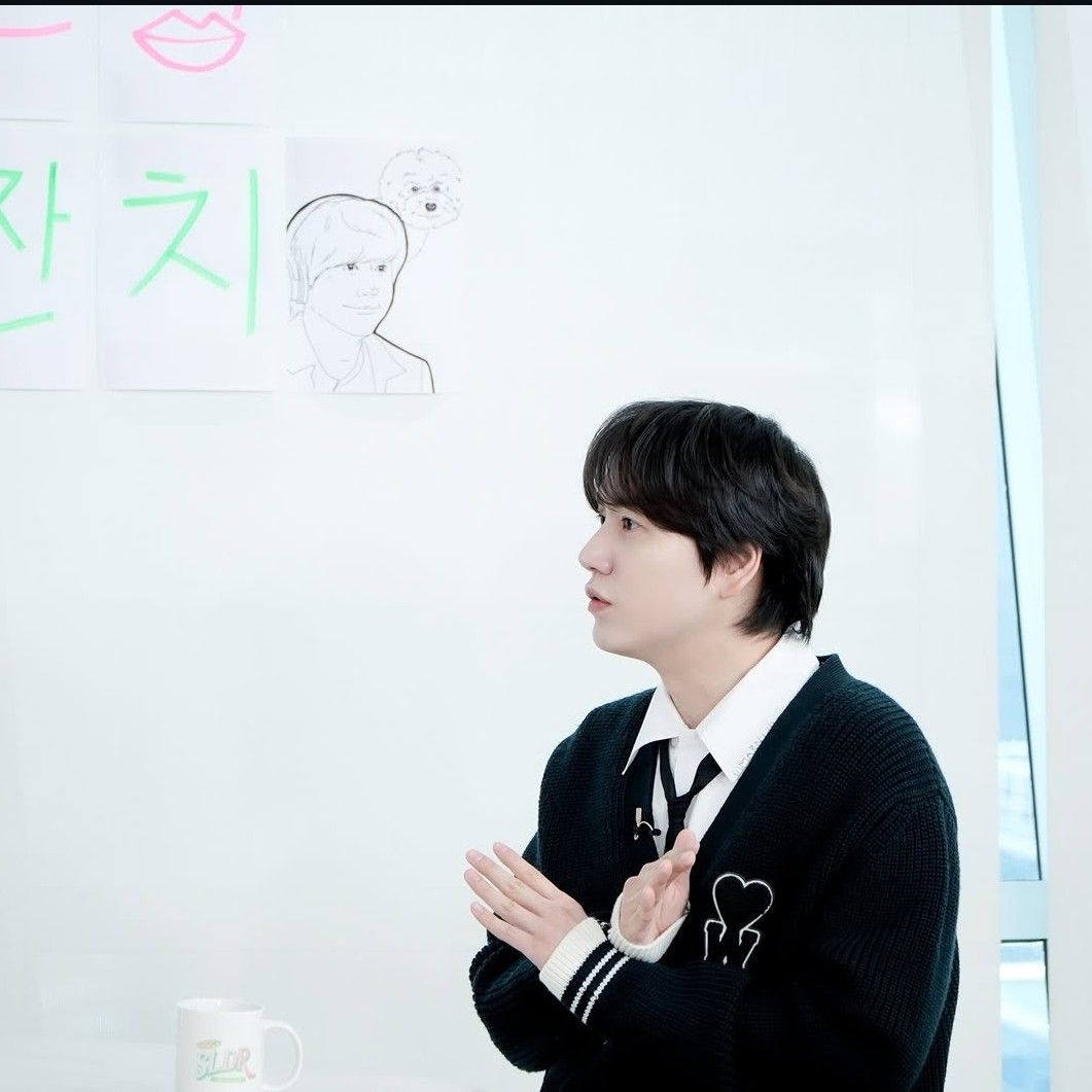 Behind-the-scenes cut of Kyuhyun (Super Junior)