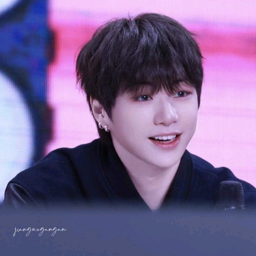 Behind-the-scenes cut of Kang Daniel