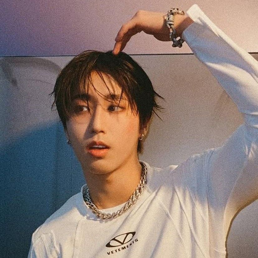 Behind-the-scenes cut of HAN (Stray Kids)