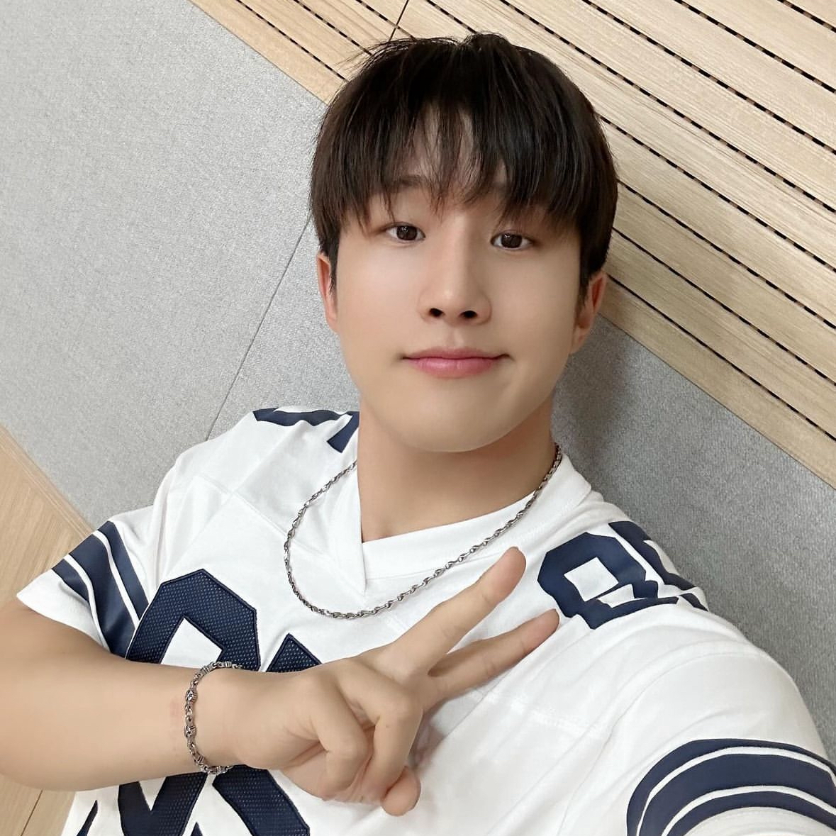 Latest photo of Jinjin (ASTRO)