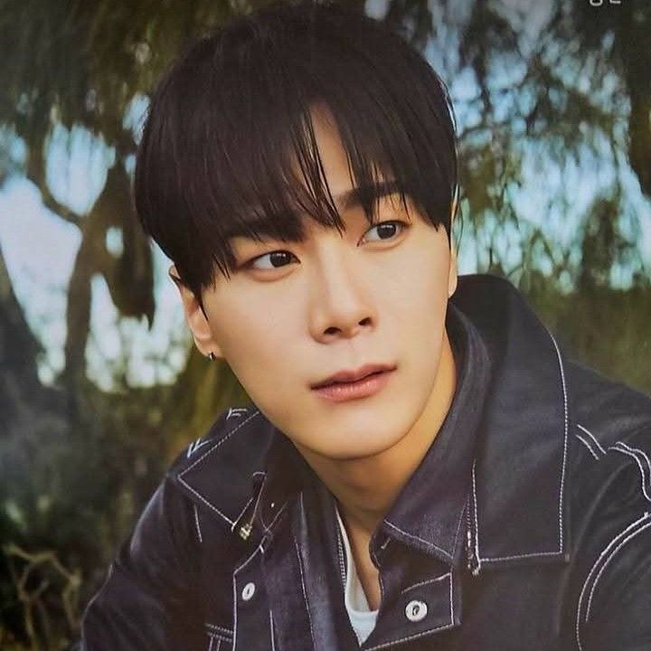 Behind-the-scenes cut of Moonbin (ASTRO)