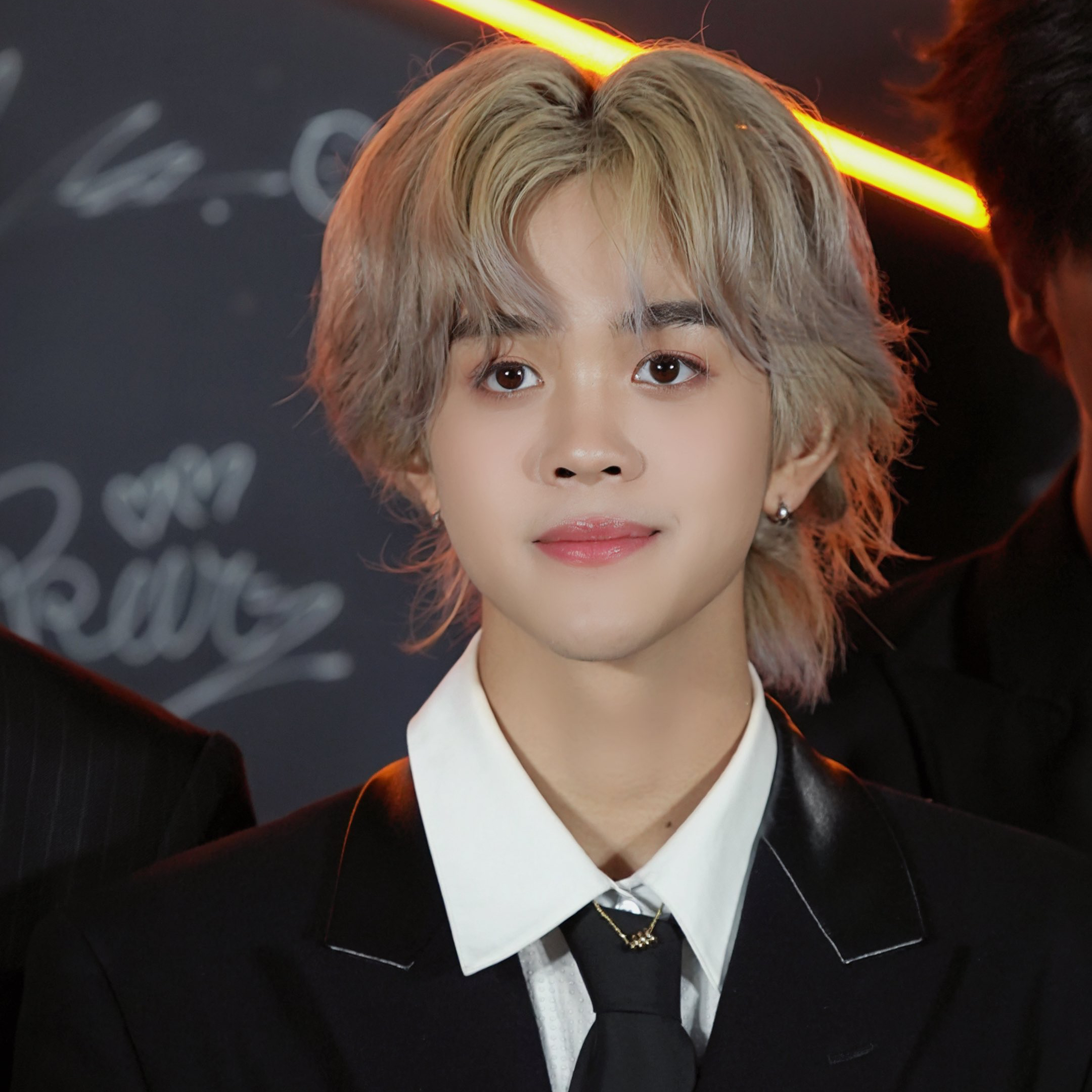 Behind-the-scenes cut of THI-O (NexT1DE)