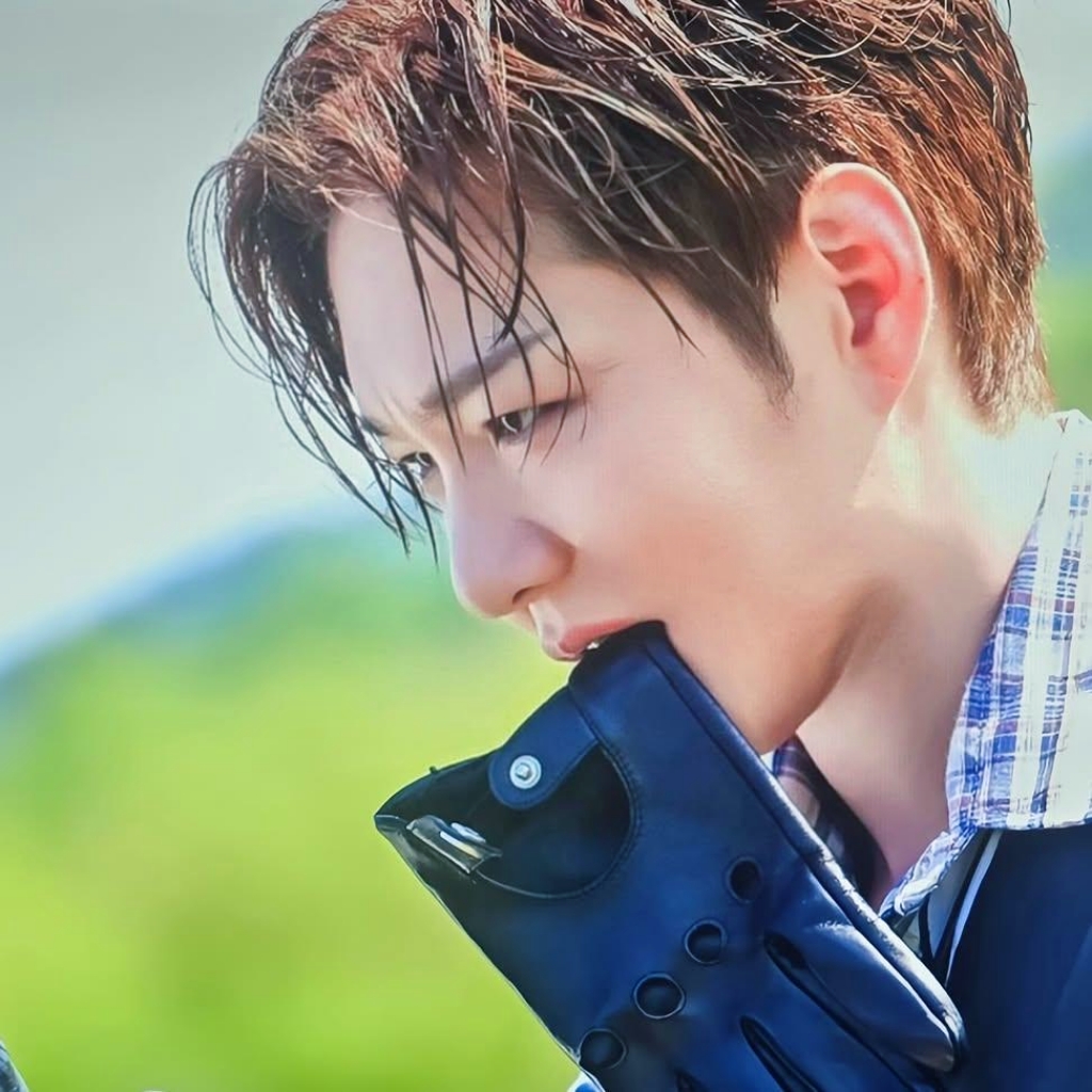 Latest photo of Lee Changsub (BTOB)
