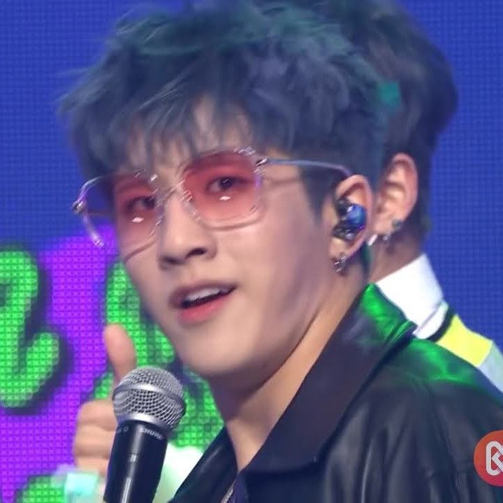 A moment captured by Jinjin (ASTRO)'s fan