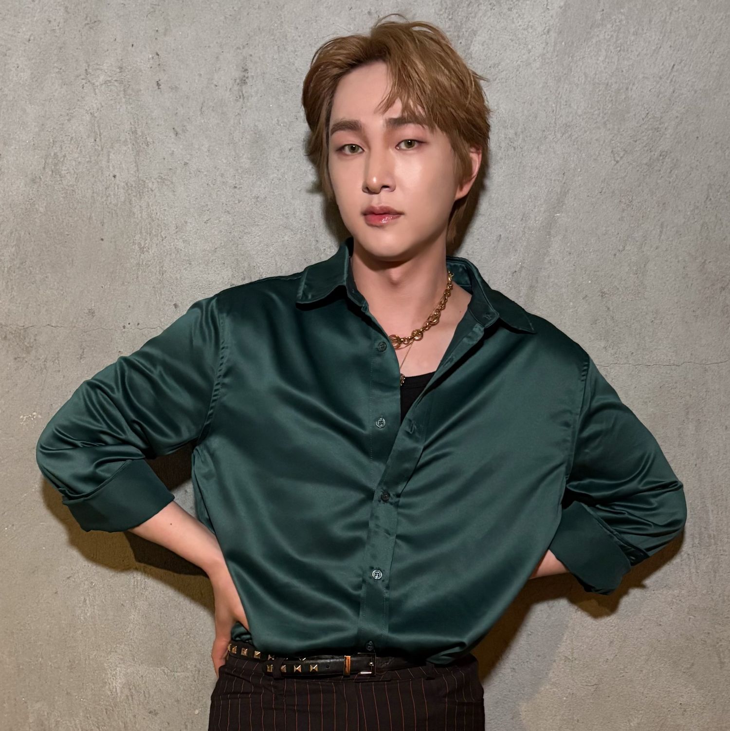 Behind-the-scenes cut of Onew (SHINee)