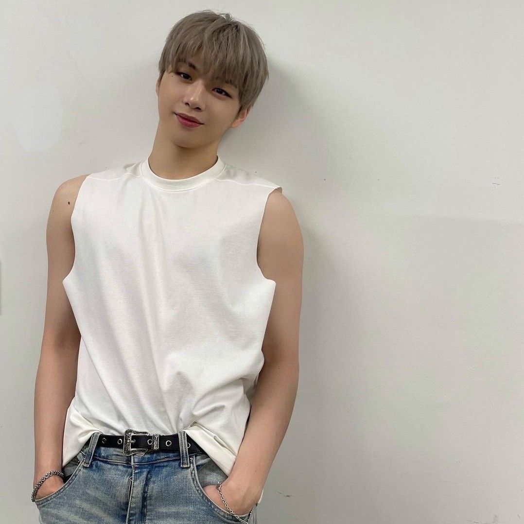 Behind-the-scenes cut of Kang Daniel