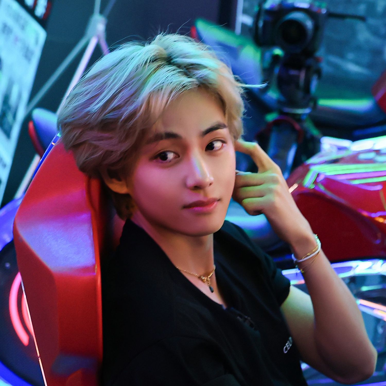 Recent activity shot of V (BTS)