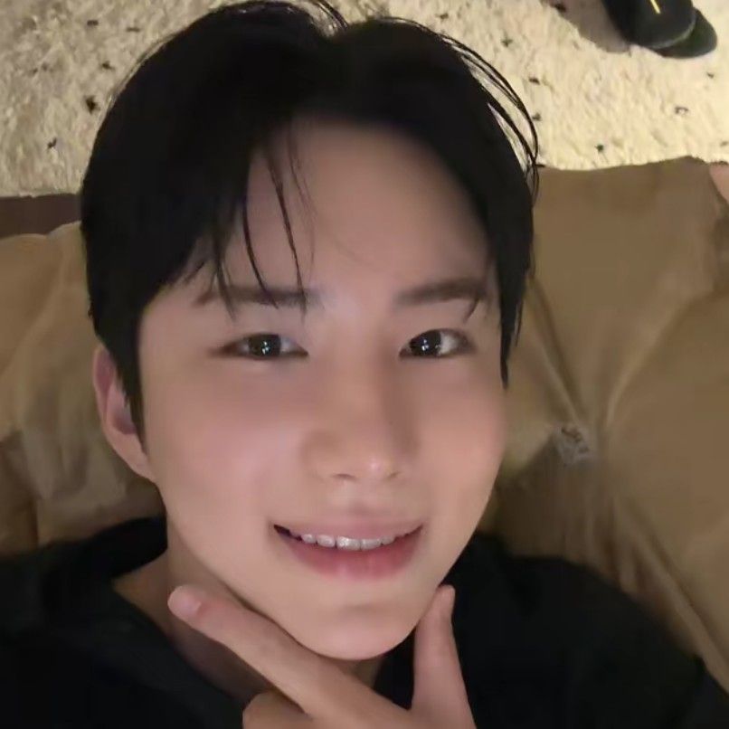 Latest photo of Wow (A.C.E)