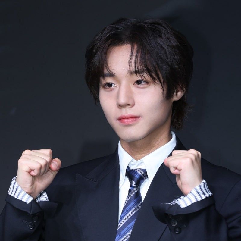 Recent activity shot of Park Jihoon