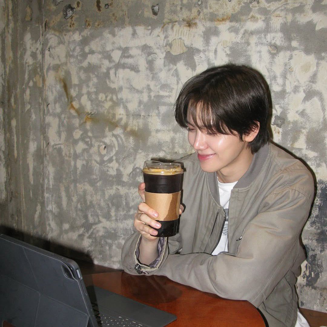 A moment captured by Minhee (CRAVITY)'s fan