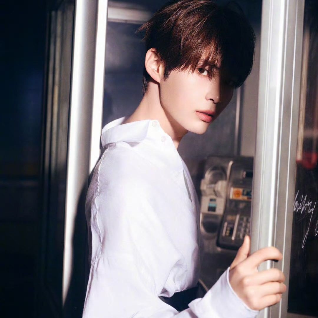 Behind-the-scenes cut of Sung Hanbin (ZEROBASEONE)