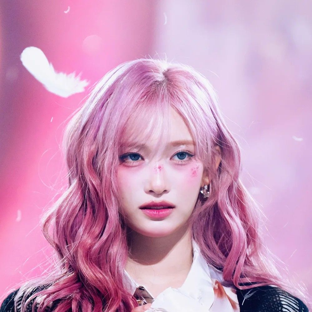 A moment captured by Leeseo (IVE)'s fan