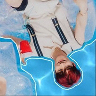 A moment captured by Q (THE BOYZ)'s fan