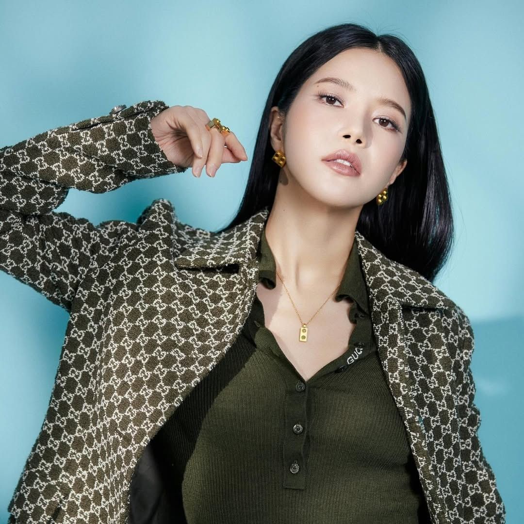 Foto terbaru Solar (MAMAMOO)