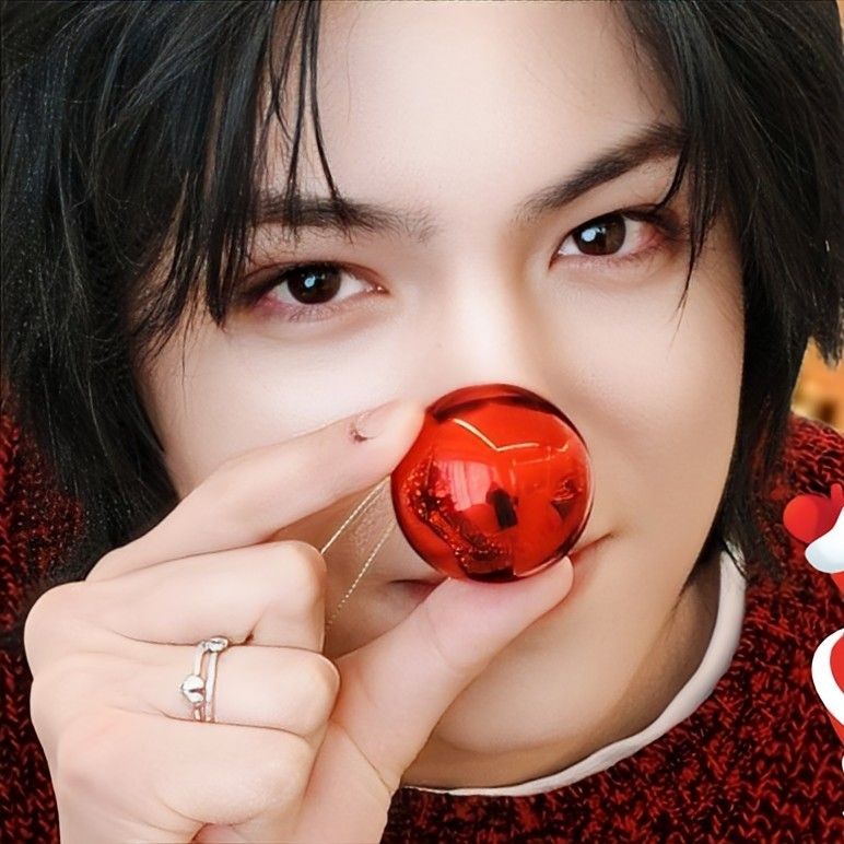 A moment captured by Wooseok (PENTAGON)'s fan