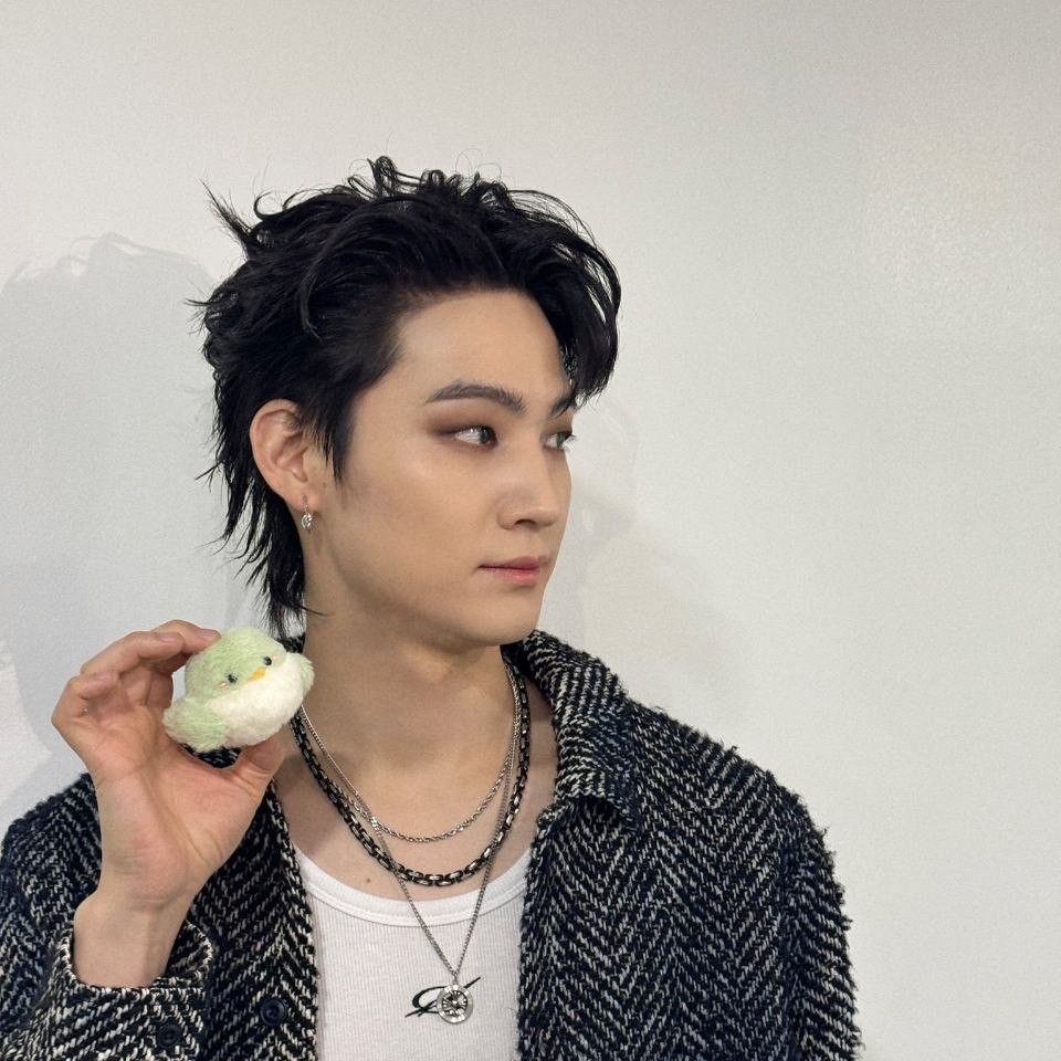 Latest photo of JAY B (GOT7)