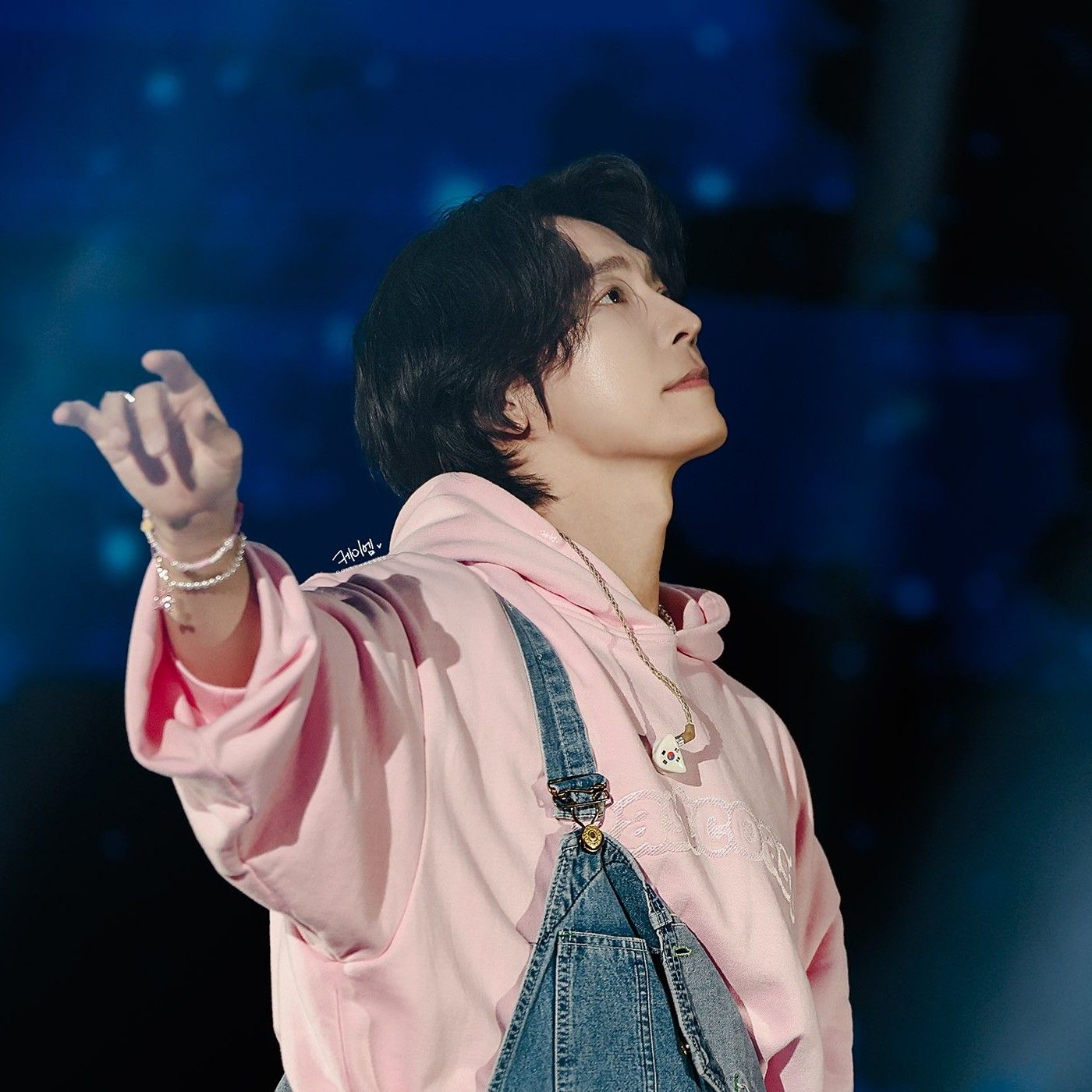 A moment captured by Donghae (Super Junior)'s fan