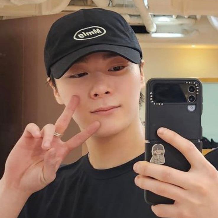 A moment captured by Moonbin (ASTRO)'s fan