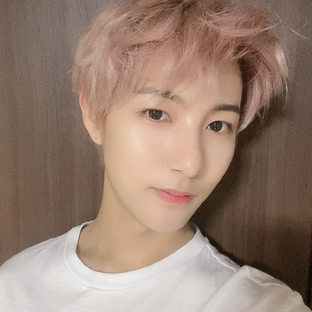 A moment captured by Renjun (NCT DREAM)'s fan