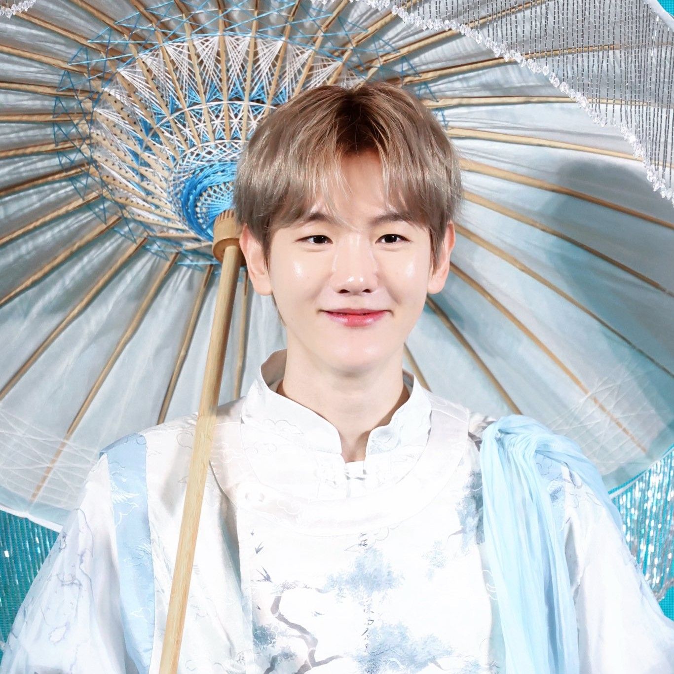 백현 (EXO) 최근 활동샷