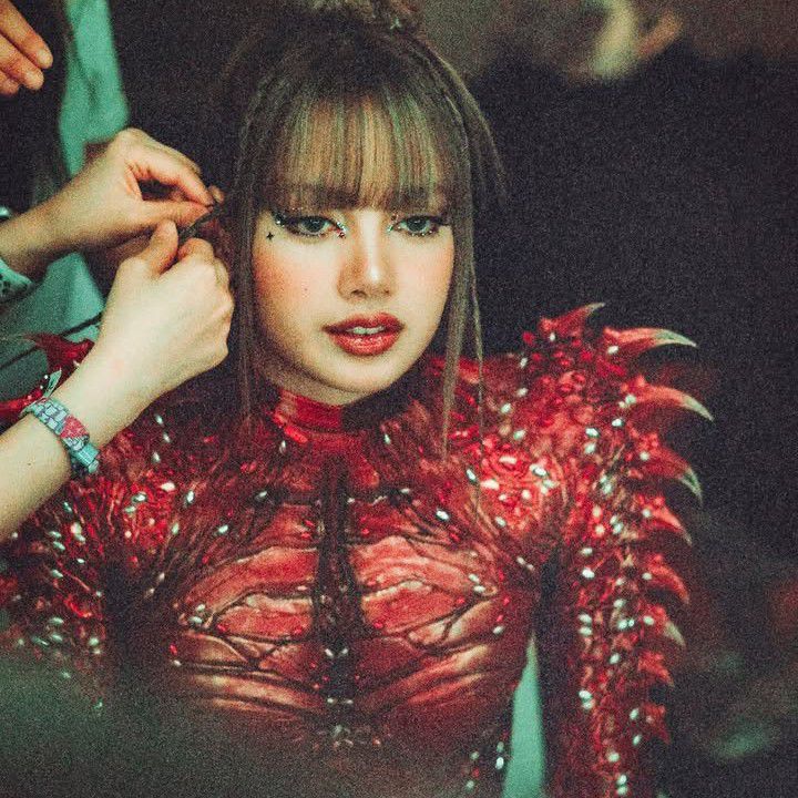 Foto terbaru Lisa (BLACKPINK)