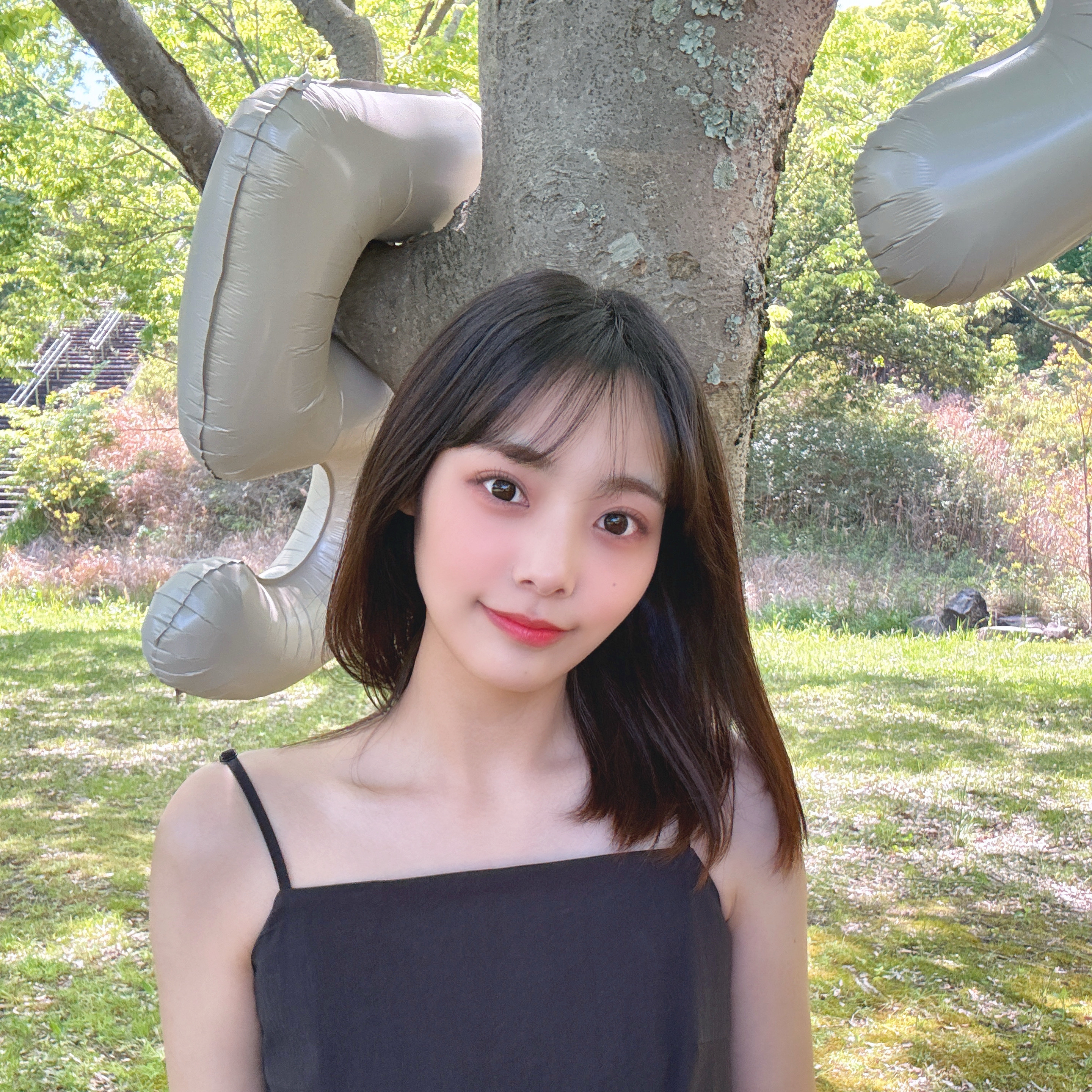 Recent activity shot of Siyeon (QWER)