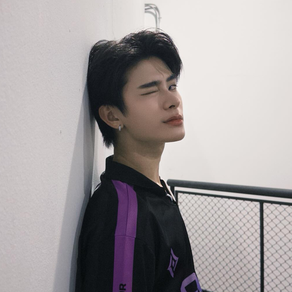 Thai (BUS)の最近の活動写真
